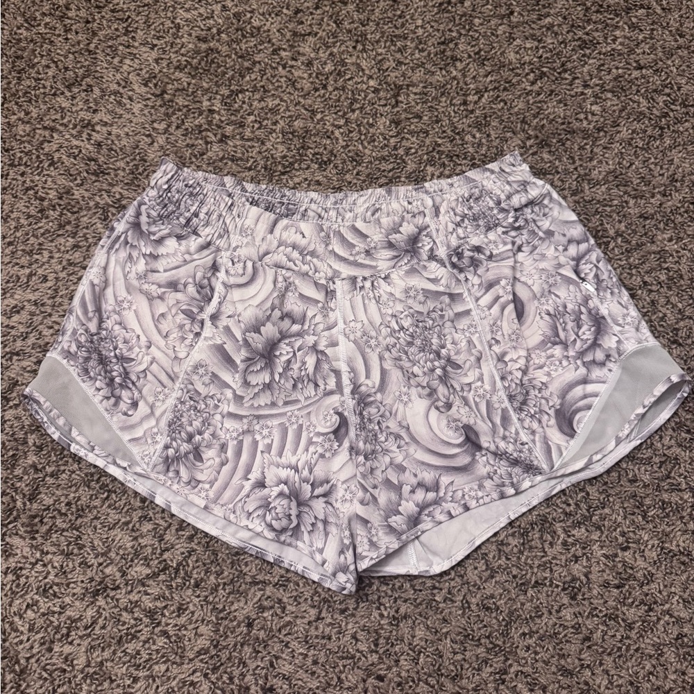 Lululemon “Hotty Hot” Shorts Size 10